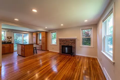 58 Bailey St, Worcester, MA 01602 photo 16