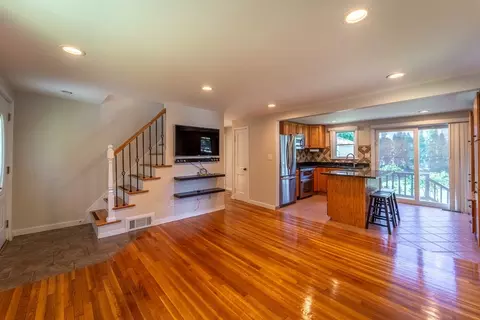 58 Bailey St, Worcester, MA 01602 photo 15