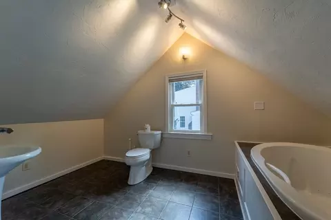58 Bailey St, Worcester, MA 01602 photo 26
