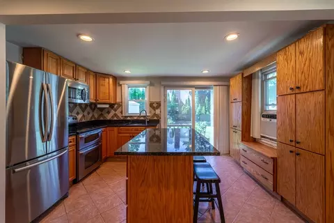 58 Bailey St, Worcester, MA 01602 photo 11