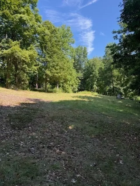 910 Fisher Rd, Fitchburg, MA 01420