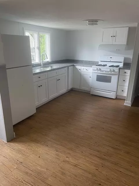 6 Eddy St, Fairhaven, MA 02719 photo 3
