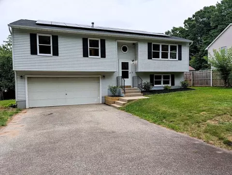 Exterior - 22 Pine Needle Ln, Springfield, MA 01118 photo 5 of 5