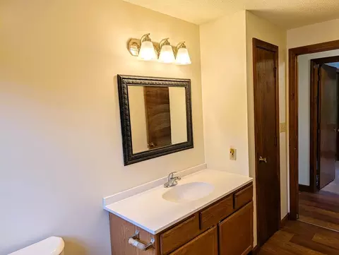 Bath - 22 Pine Needle Ln, Springfield, MA 01118 photo 3 of 4