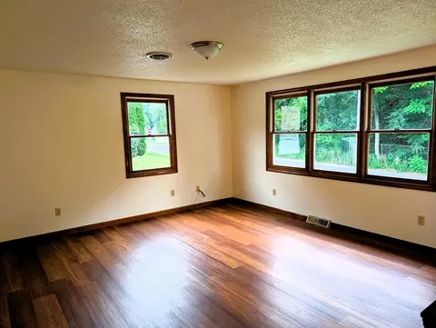 Living - 22 Pine Needle Ln, Springfield, MA 01118 photo 1 of 5