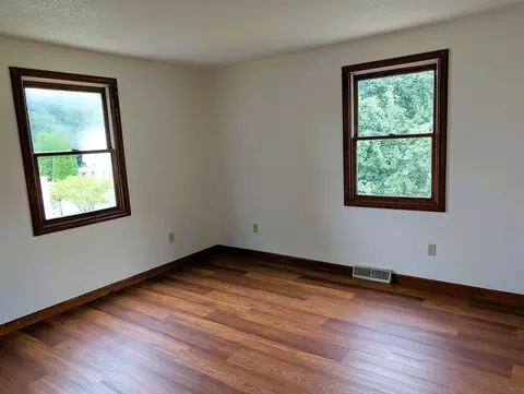 Bedroom - 22 Pine Needle Ln, Springfield, MA 01118 photo 2 of 5