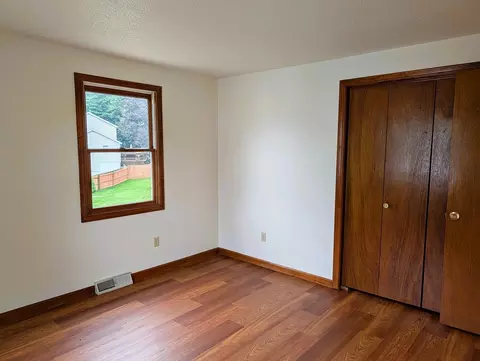 Bedroom - 22 Pine Needle Ln, Springfield, MA 01118 photo 3 of 5
