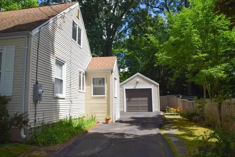 62 Balfour Dr, Springfield, MA 01118 photo 3