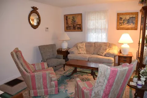 62 Balfour Dr, Springfield, MA 01118 photo 13