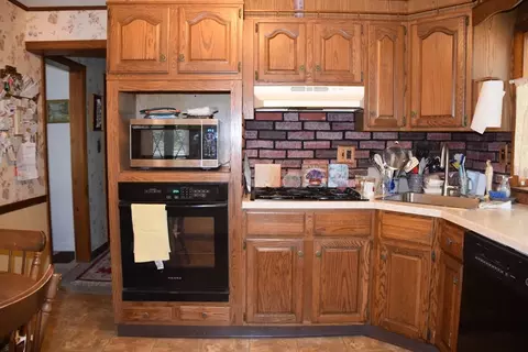 62 Balfour Dr, Springfield, MA 01118 photo 10