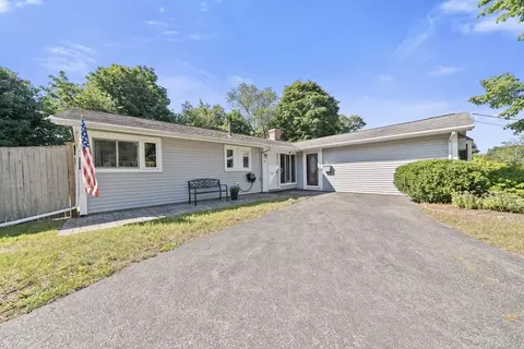 11 Nichols Rd, Peabody, MA 01960