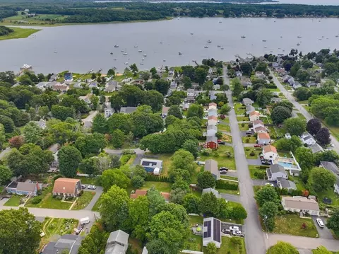 View/Area - 7 Broadview Ave, Bristol, RI 02809 photo 2 of 7