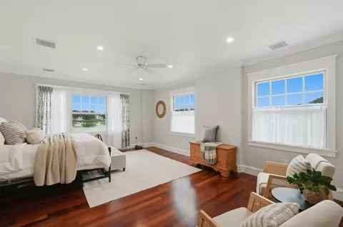 Bedroom - 8 Onset Ave, Buzzards Bay, MA 02532 photo 6 of 8