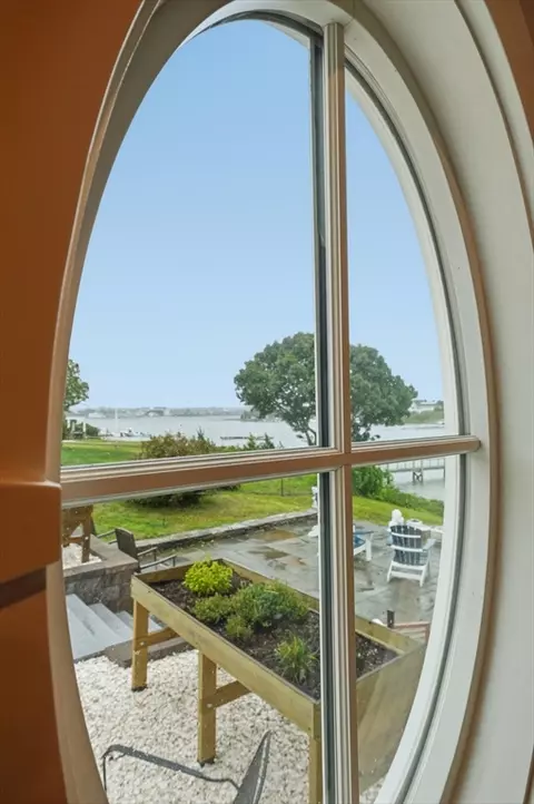 View/Area - 8 Onset Ave, Buzzards Bay, MA 02532 photo 2 of 7