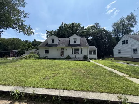 30 Brook Rd, Southbridge, MA 01550