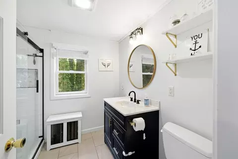 Bath - 20 Ashbrook St, Springfield, MA 01118 photo 2 of 3