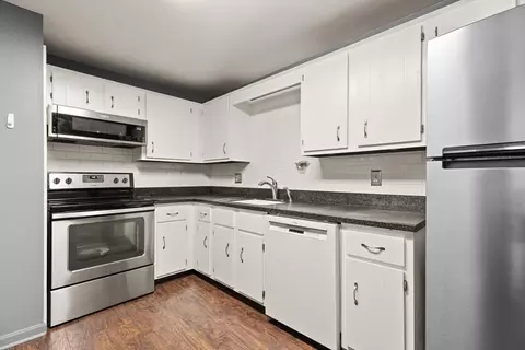 221 Oak St #3-21, Brockton, MA 02301