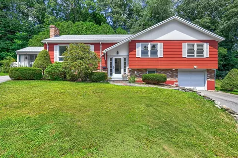 15 Norman Pl, Leominster, MA 01453