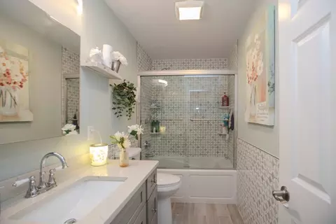 Bath - 58 Manchester St, Fall River, MA 02721 photo 1 of 2