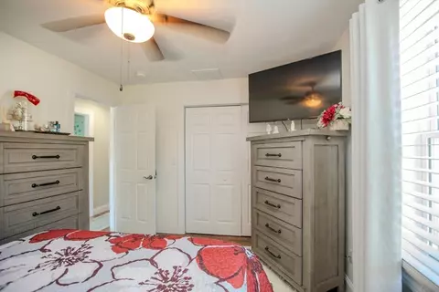 Bedroom - 58 Manchester St, Fall River, MA 02721 photo 4 of 5