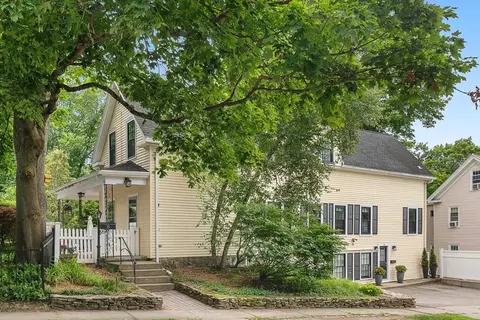 8 Oak St, Winchester, MA 01890
