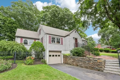 8 Foster St, Oxford, MA 01540