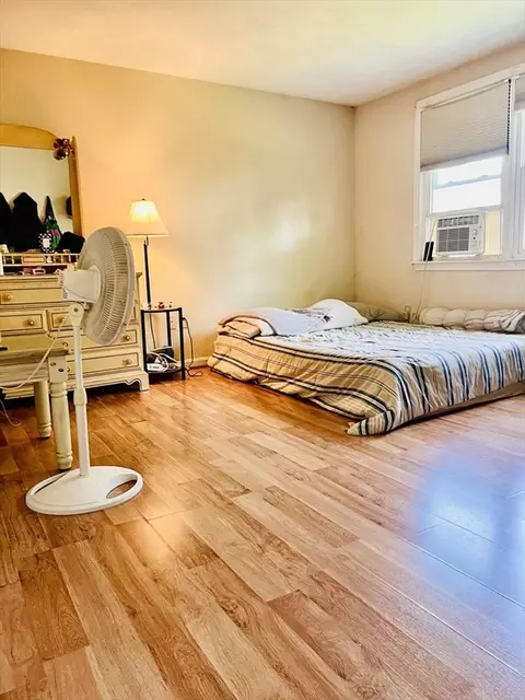 82 E St #B, Lowell, MA 01851 photo 8