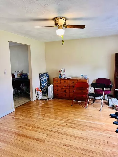 82 E St #B, Lowell, MA 01851 photo 5