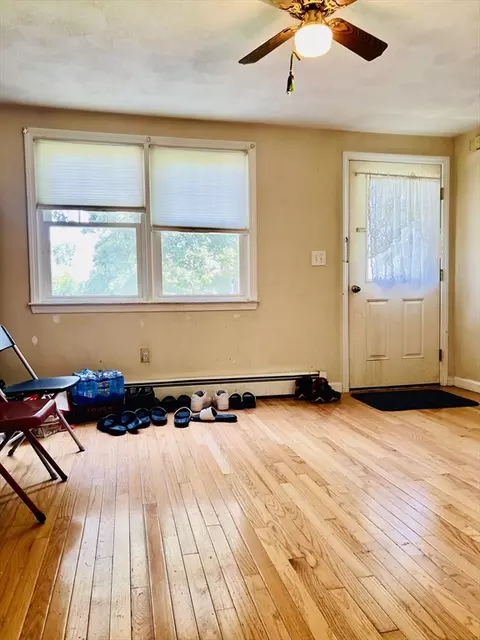 82 E St #B, Lowell, MA 01851 photo 4