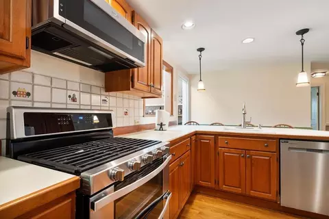 Kitchen - 5 Hemlock St, Beverly, MA 01915 photo 2 of 5