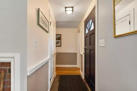Entry Way - 5 Hemlock St, Beverly, MA 01915 photo 1 of 1