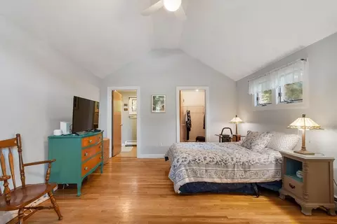 Bedroom - 5 Hemlock St, Beverly, MA 01915 photo 2 of 6