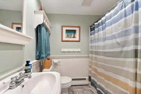 Bath - 5 Hemlock St, Beverly, MA 01915 photo 1 of 3