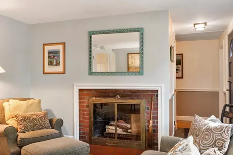 Living - 5 Hemlock St, Beverly, MA 01915 photo 3 of 3