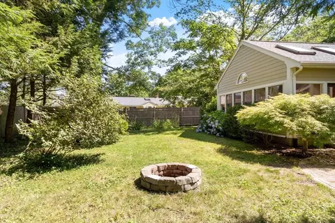 Exterior - 5 Hemlock St, Beverly, MA 01915 photo 7 of 10