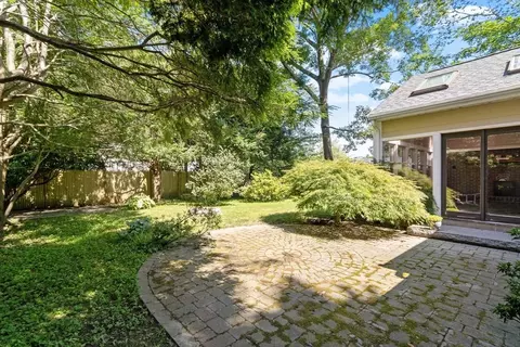 Exterior - 5 Hemlock St, Beverly, MA 01915 photo 4 of 10