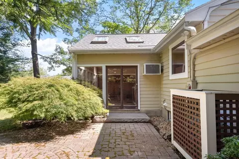 Exterior - 5 Hemlock St, Beverly, MA 01915 photo 6 of 10