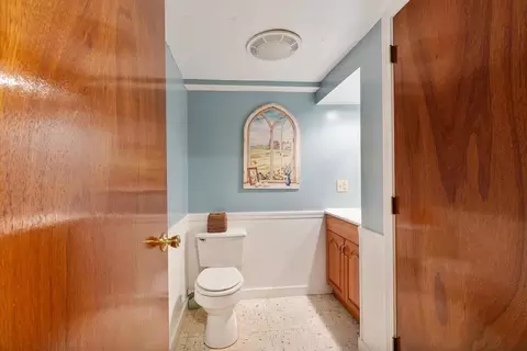 Bath - 5 Hemlock St, Beverly, MA 01915 photo 3 of 3