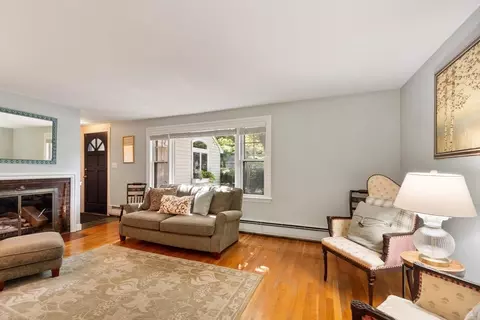 Living - 5 Hemlock St, Beverly, MA 01915 photo 1 of 3