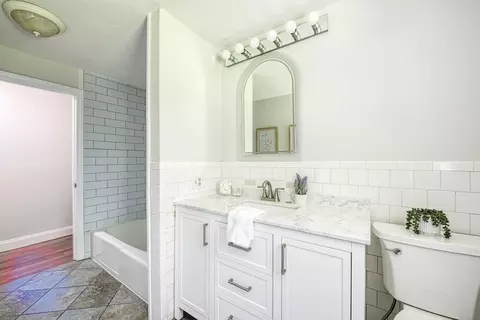 Bath - 45 Neck Hill Rd, Mendon, MA 01756 photo 1 of 4