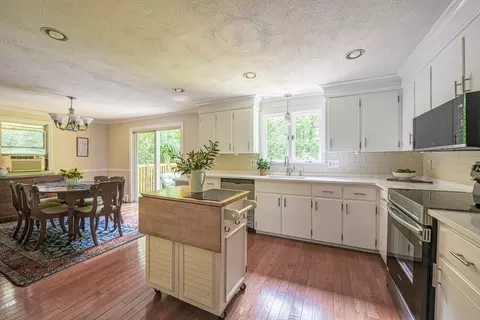 Kitchen - 45 Neck Hill Rd, Mendon, MA 01756 photo 2 of 2