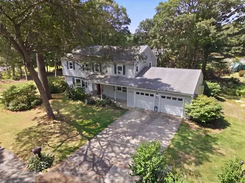 Exterior - 10 Roberta Dr, Wareham, MA 02532 photo 5 of 5