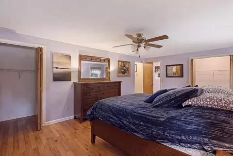 Bedroom - 10 Roberta Dr, Wareham, MA 02532 photo 8 of 9
