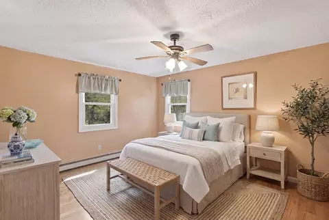 Bedroom - 10 Roberta Dr, Wareham, MA 02532 photo 1 of 9