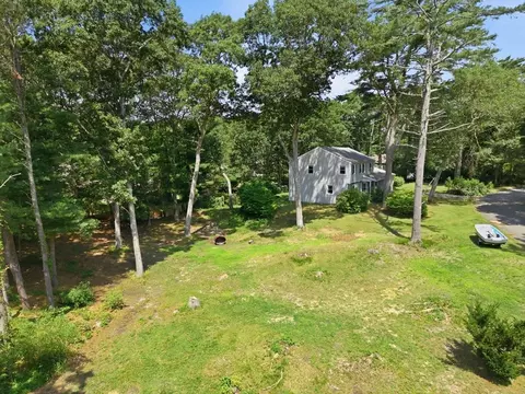 Exterior - 10 Roberta Dr, Wareham, MA 02532 photo 4 of 5