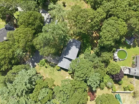 View/Area - 10 Roberta Dr, Wareham, MA 02532 photo 1 of 2