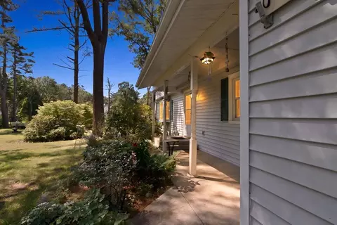Exterior - 10 Roberta Dr, Wareham, MA 02532 photo 2 of 5