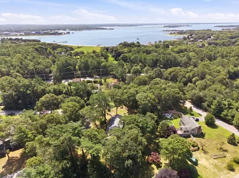 View/Area - 10 Roberta Dr, Wareham, MA 02532 photo 2 of 2