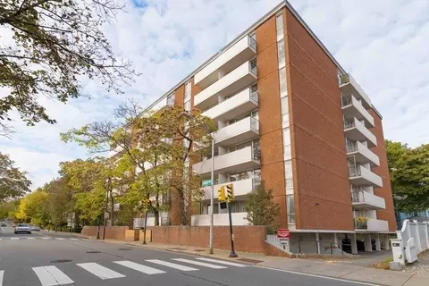 29 Concord Ave #212, Cambridge, MA 02138