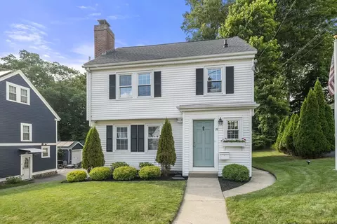 28 Parkway Rd, Medford, MA 02155